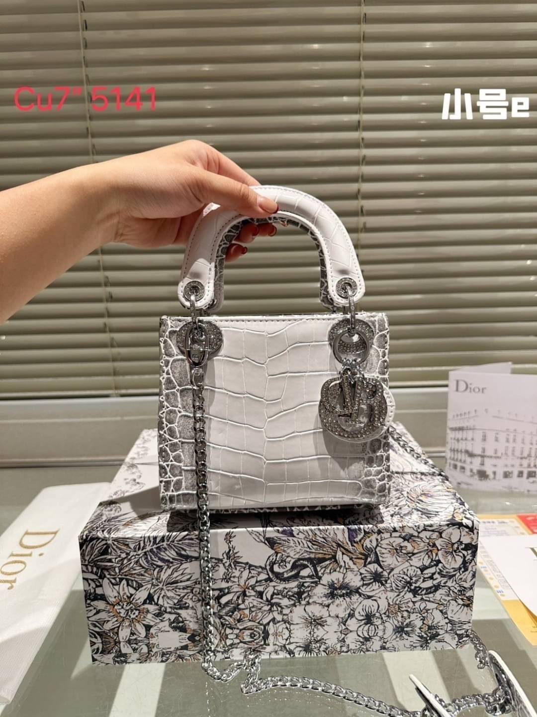 DIOR Lady Himalayan Crocodile Bag กระเป๋าเลดี้ดิออร์รุ่นลิมิเต็ด หนังลายจระเข้สวยหรูดูแพงที่สุด ควรมีที่สุดเลยค่าสาวๆ งานจริงสวยกริบใบมินิน่ารัก ปังสุด ราคาสุดคุ้มค่า