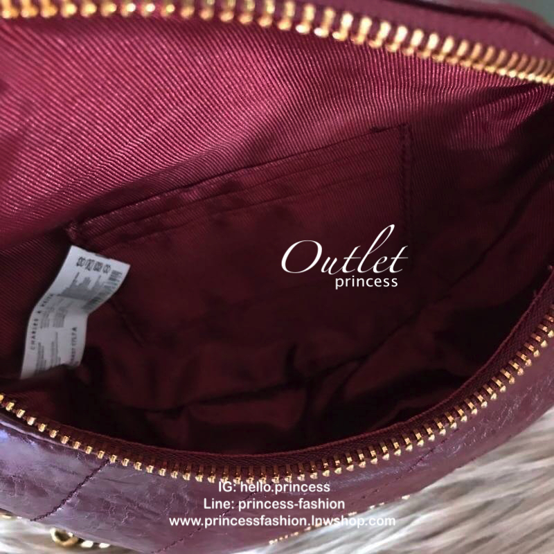 CHARLES & KEITH WRINKLED EFFECT RING ZIP TASSEL CROSSBODY BAG กระเป๋าสะพาย/คาดเอว/คาดอกรุ่นใหม่ล่าสุด เปิด-ปิดด้วยซิป ภายในโล่งกว้างมีช่องเล็กใส่บัตร จุของได้เยอะ ดีไซต์เก๋ไม่ซ้ำใคร มาพร้อมสายสะพาย 2 สายให้เลือกสะพายได้หลากหลายแบบไม่มีเบื่อแน่นอนจ้า