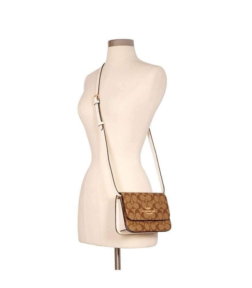 COACH MINI BRYNN CROSSBODY IN SIGNATURE CANVAS (COACH C5592)🍁สวยหรูหรา น่ารัก ด้วยลุคคุณหนู เกินเบอร์มาก!!//กระเป๋าถือ กระเป๋าสะพาย ลุคเก๋ ไซร์มินิ จะถือเป็นครัชแบบเลิศๆ หรือสะพายเป็นครอสบอดี้สุดชิลๆก็รอด// วัสดุหนังแคนวาสคุณภาพ ตกแต่งดีเทลหรูด้วย