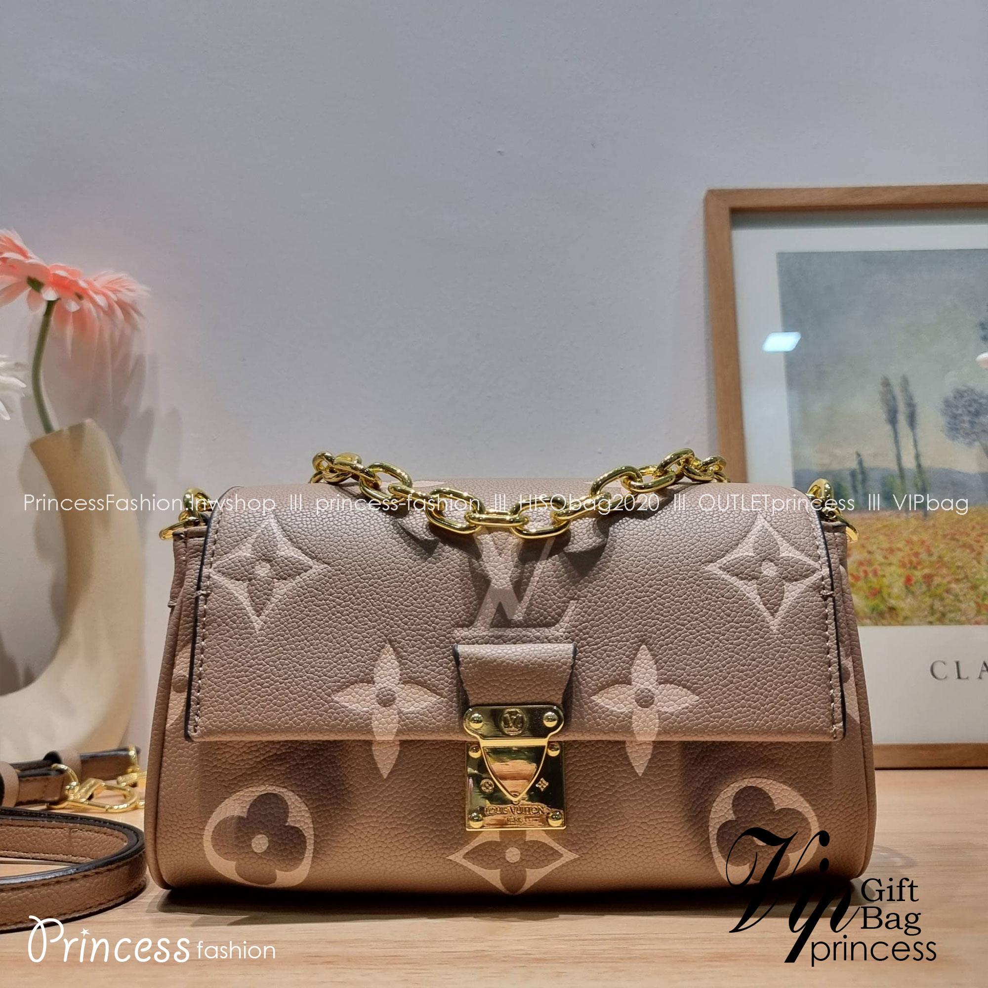LV Favorite Bicolor Monogram Empreinte Leather - Handbags / LV FAVORITE BAG กระเป๋าสะพายคอลใหม่ล่าสุด สวยหรู ดูแพง ดีไซน์รูปทรงออกมาให้ใช้งานได้ง่าย เปิด-ปิดด้วยอะไหล่แม่เหล็ก ภายในโล่งกว้าง
