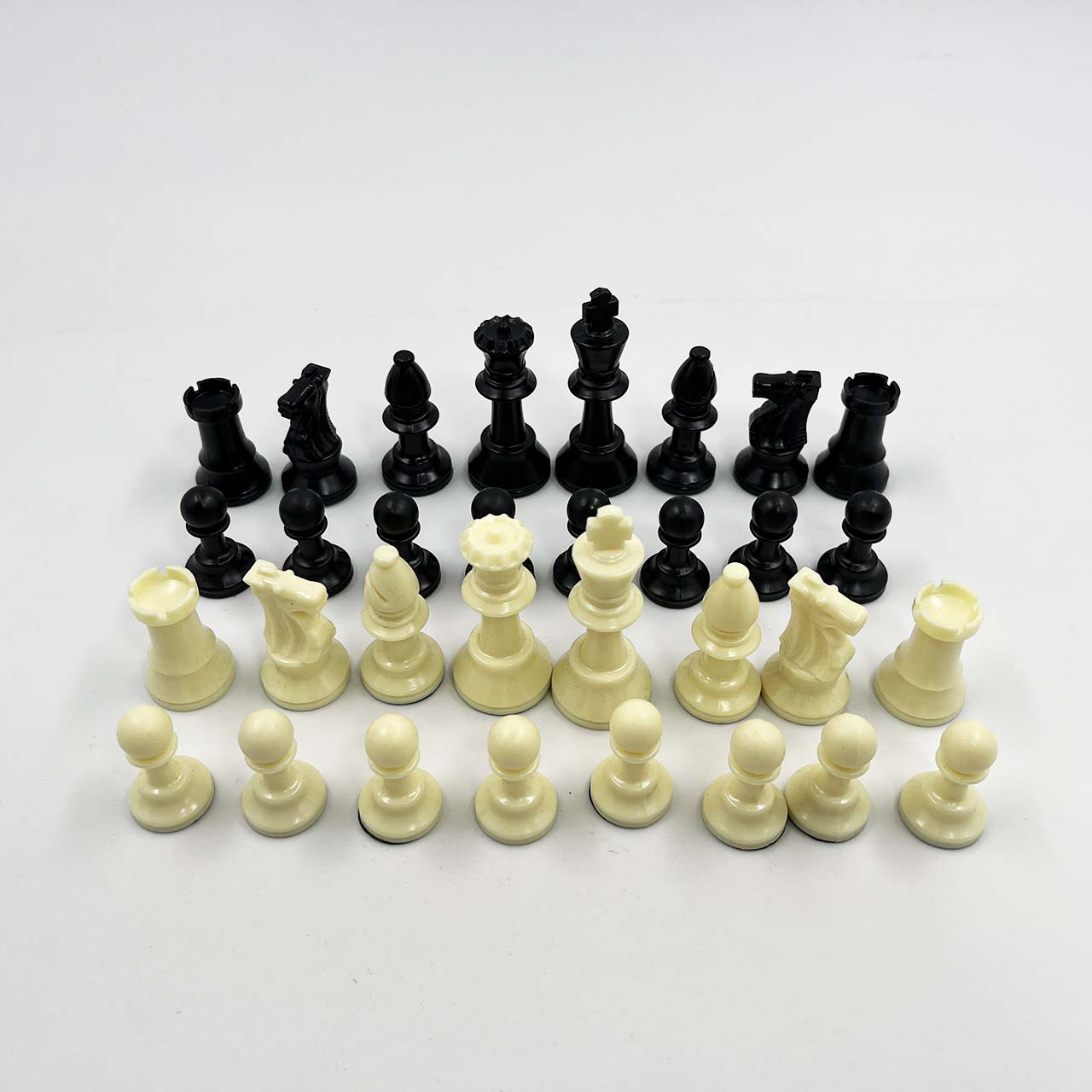 ตัวหมากรุกสากลตัวเรซิ่น