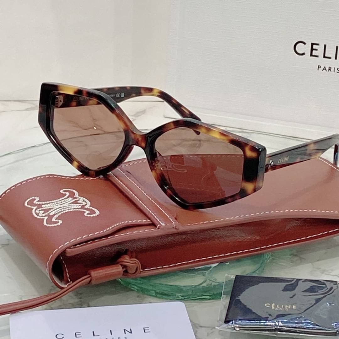 แว่นตาลิซ่า Celine Sunglass เกรดท็อปออริ 1:1 สลับแท้ เกรดดีสุด ใช้งานต่างประเทศได้ มาพร้อมกระเป๋าใส่แว่นปักลายซีลีน