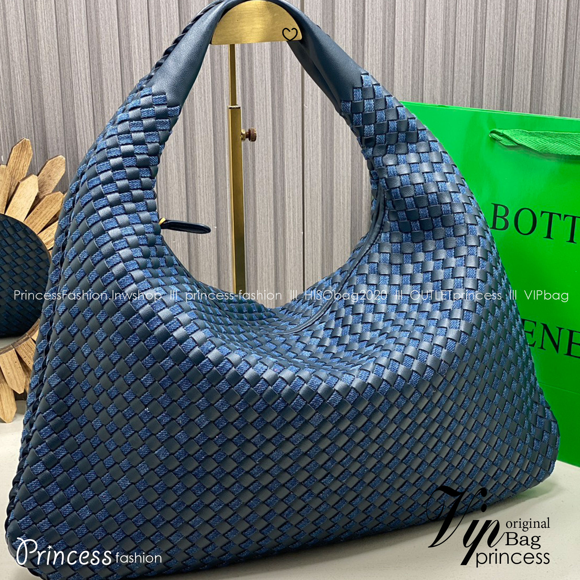 BOTTEGA Large Hop Shoulder Bag 48cm / BOTTEGA Hobo Bag กระเป๋าสะพายไหล่ใบใหญ่ จุของได้เยอะมาก ดีไซส์สานเป็นเอกลักษณ์สวยงาม