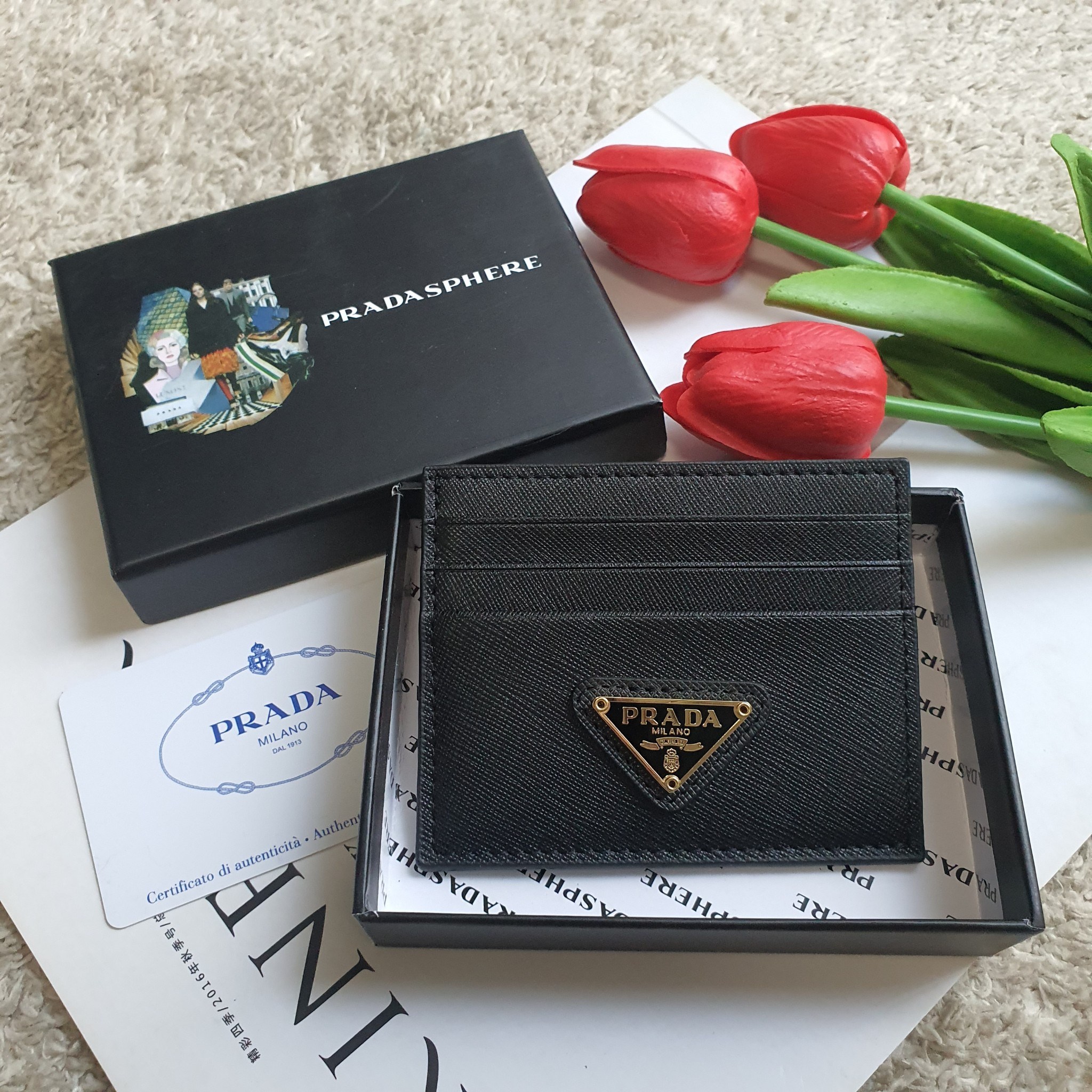 PRADA CARD HOLDER IN BLACK(GWP) 💳 จากพรีเมี่ยมกิ้ฟแบรนด์หรู