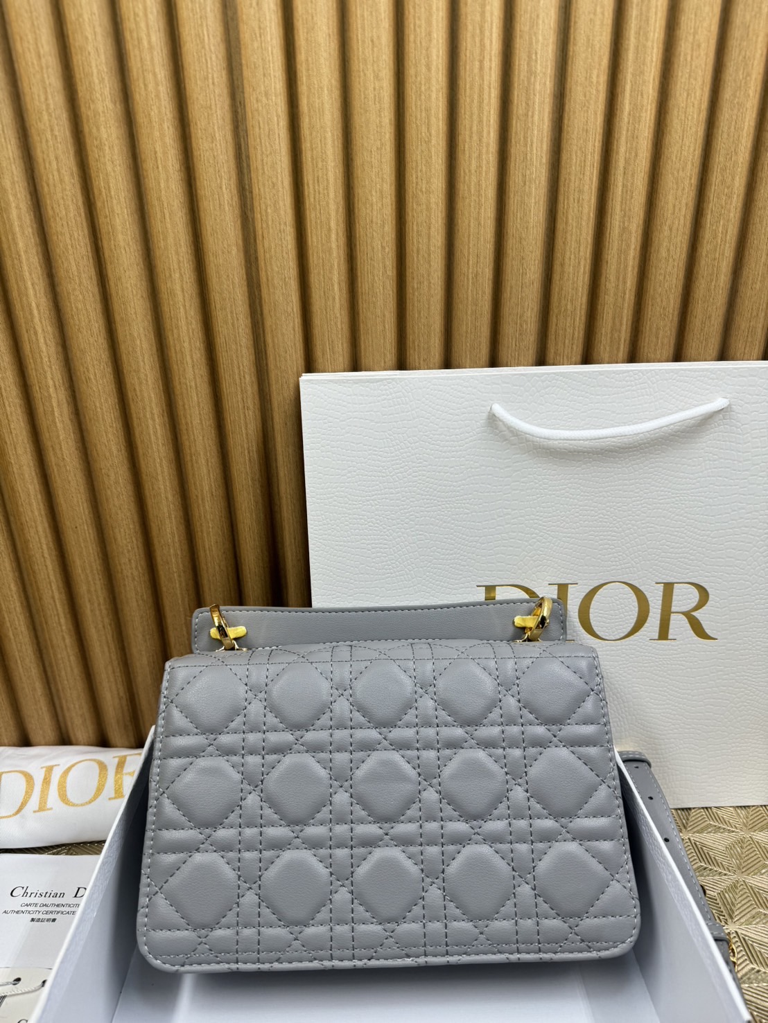 พร้อมส่ง 6 สี Small Dior Jolie Top Handle Bag 22cm กระเป๋าสะพาย เกรดออริ สลับแท้ 1:1 ใช้ต่างประเทศได้