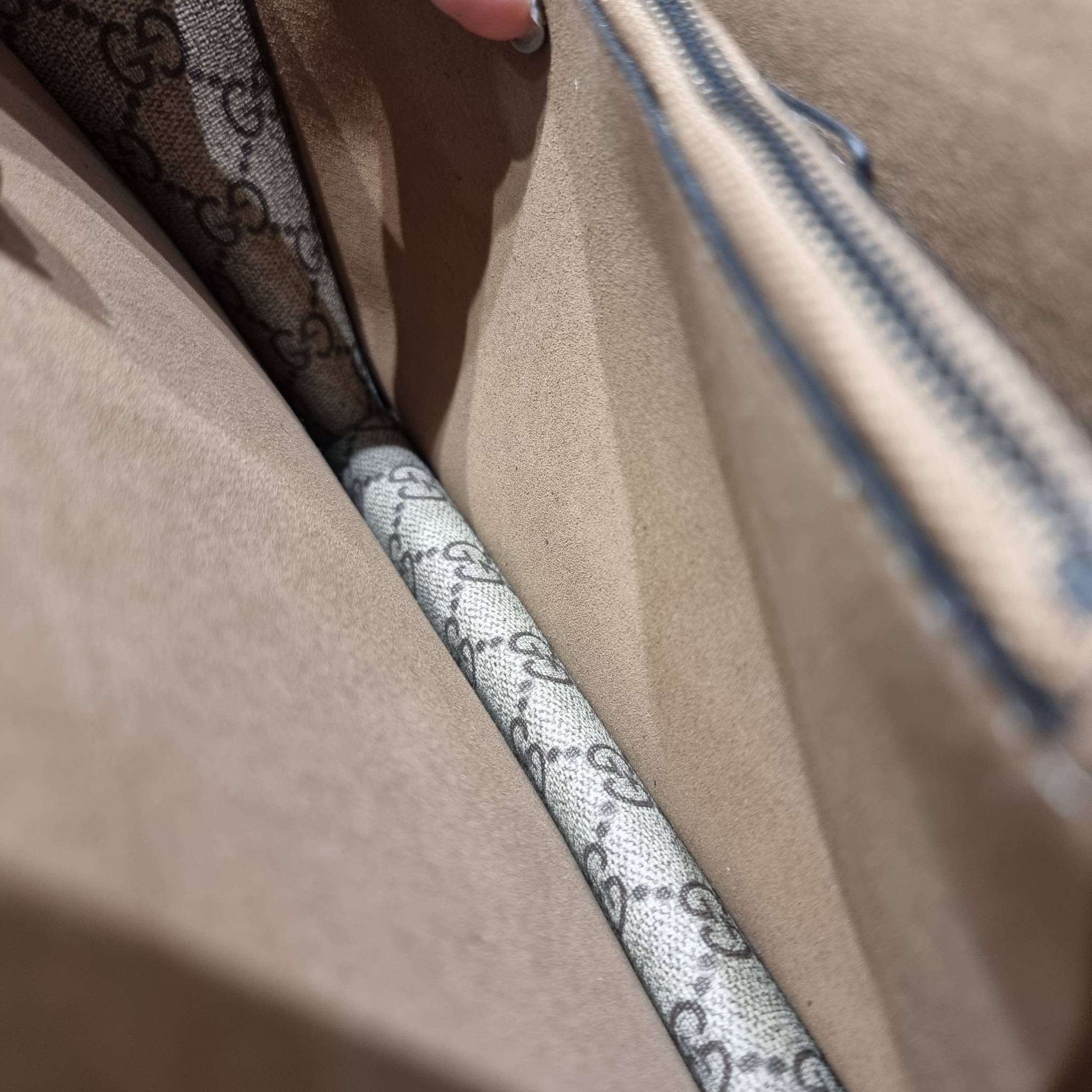 GUCCI GG DIONYSUS SHOULDER BAG / DIONYSUS GG SMALL SHOULDER BAG / GUCCI BAG พร้อมส่งที่ไทย กระเป๋าสะพายรุ่นที่สาวๆต้องไม่พลาด!! ดึงดูดและสะกดสายตาด้วยอะไหล่ดีเทลหรู