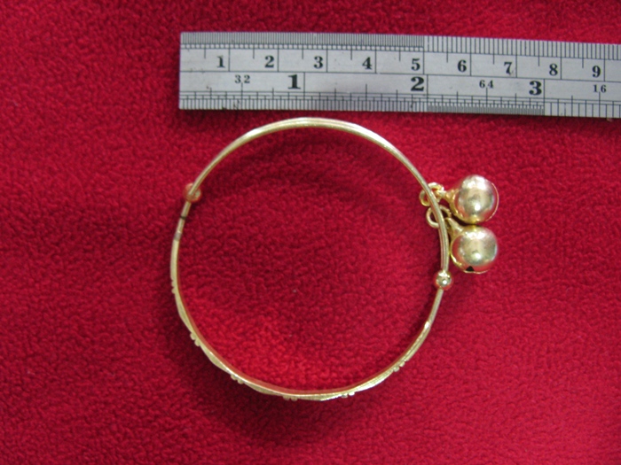 กำไลข้อเท้าเด็กเล็กเนื้อทองเหลืองลายตัด เหมาะสำหรับรับขวัญเด็กเล็กค่ะ