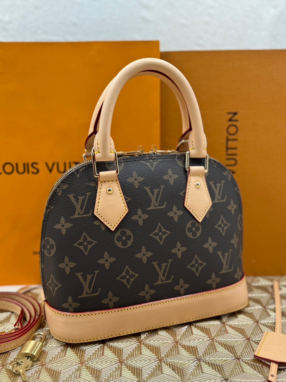 LV Alma BB Monogram Handbag กระเป๋าถือสะพาย เกรดออริ 1:1 ใช้งานต่างประเทศได้