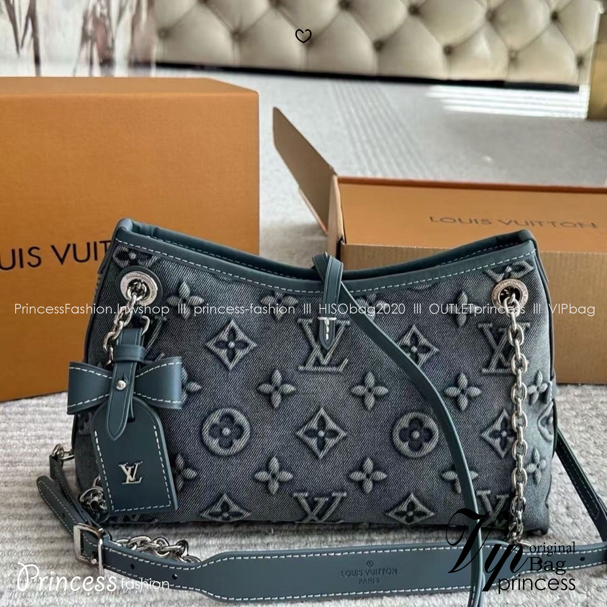 LV CarryAll BB Monogram Denim Bag กระเป๋าสะพายสุดไอคอนิกผสานสไตล์ล้ำสมัยเปี่ยมฟังก์ชัน ไซส์ใหม่ล่าสุด กะทัดรัดใช้งานได้คล่องตัวมากขึ้น เดนิมซีดสไตล์วินเทจ ปั้มนูนโลโก้ลายโมโนแกรม