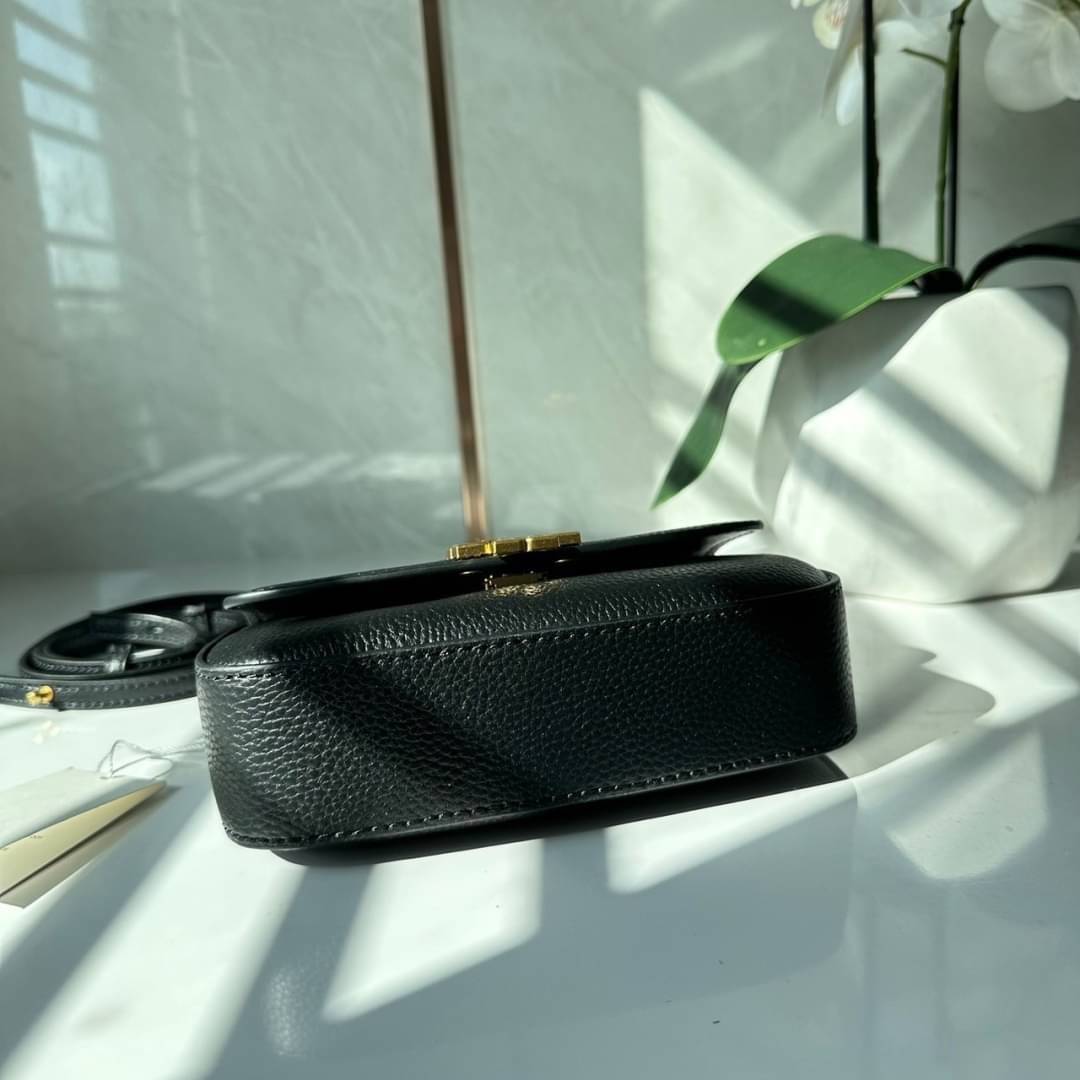 Tory Burch Britten Mini Top Handle Crossbody Bag กระเป๋าสะพายใบเล็กดีไซน์เรียบหรู เกรดออริ สลับแท้ 1:1 ใช้งานต่างประเทศได้