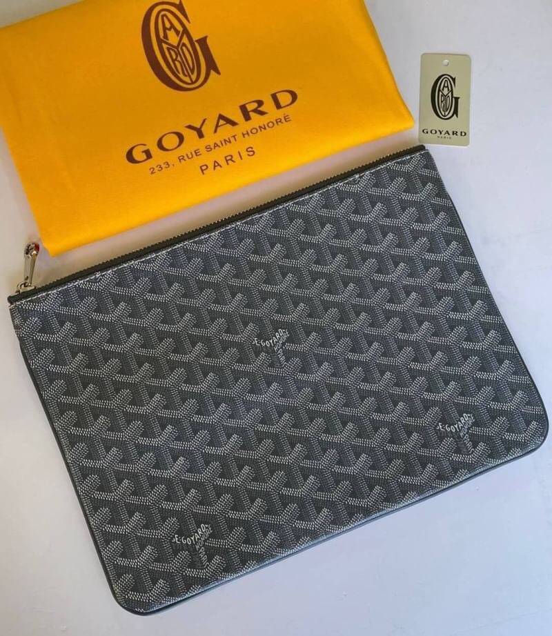 VIP GIFT 】GOYARD Clutch Bag รุ่นแนะนำ ดีไซน์สวยโดดเด่น ภายในโล่งกว้าง ใส่เอกสาร A4 ของใช้สัมภาระได้เยอะจุใจ น้ำหนักเบา ใช้ได้ทั้งชายและหญิง พร้อมส่งที่ไทยไม่ต้องรอพรีฯ ห้ามพลาดนะคะ!