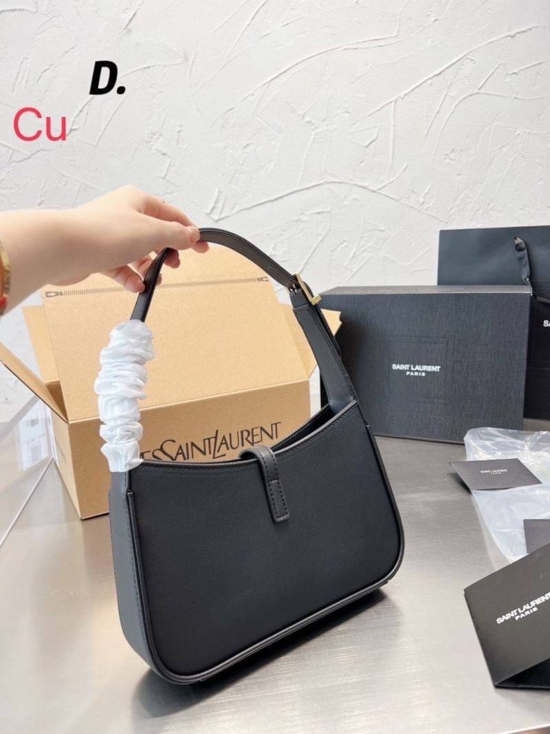 YSL LE 5 À 7 in smooth leather bag / YSL Le 5A7 Hobo Bag กระเป๋าสะพายไหล่ทรงโฮโบกระแสแรงดีไม่มีแผ่ว ใช้งานง่าย สวย เรียบหรู ดูแพงที่แท้ทรู เป็นรุ่นที่สาวๆ ควรมีติดตู้ไว้ รับรองว่าปังมากๆ