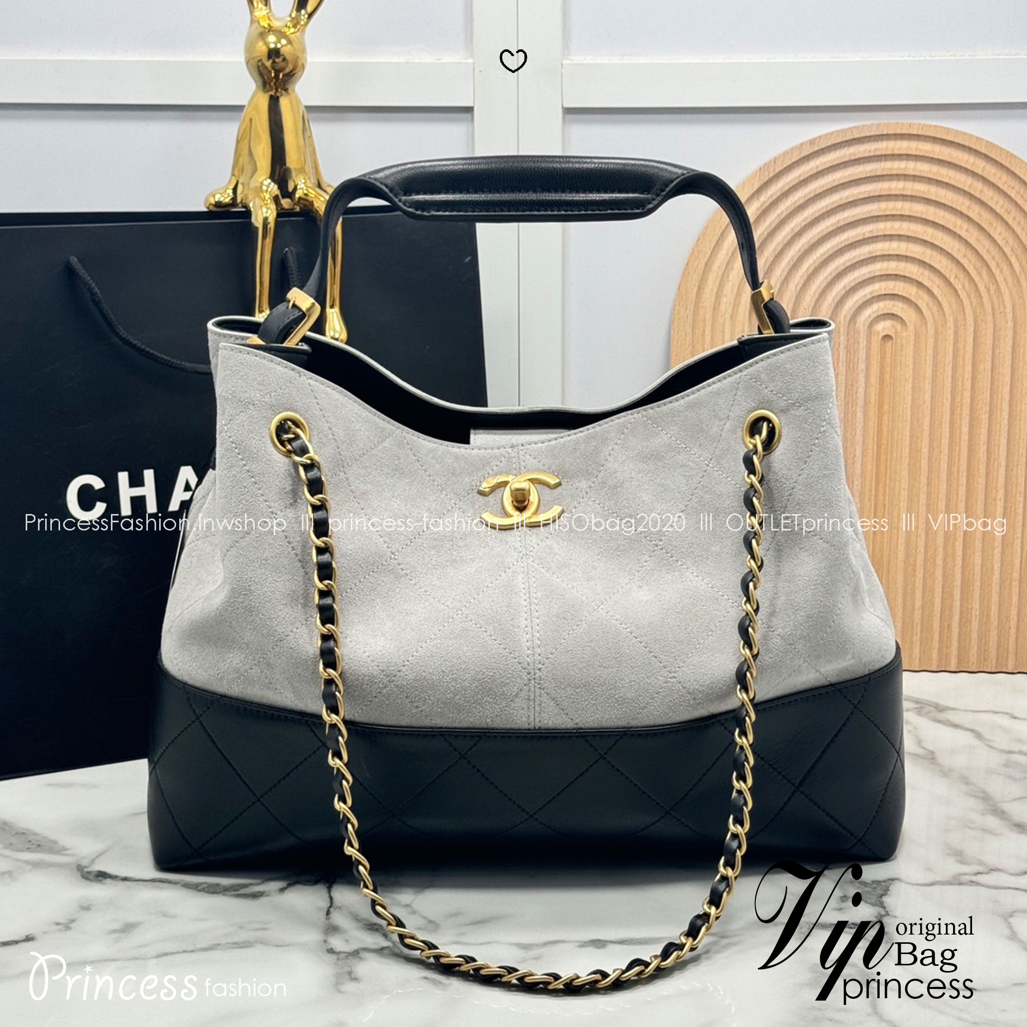 ORI หนังแท้ | CHANEL Shopping Bag 25A Suede Bag กระเป๋าช้อปปิ้งทรงโท้ทหนังกลับสีทูโทน ในคอล Métiers Dart 2024/25 ดีไซน์ใหม่หนังกำมะหยี่โทนเทา ใช้งานง่าย สวยหรูดูแพง