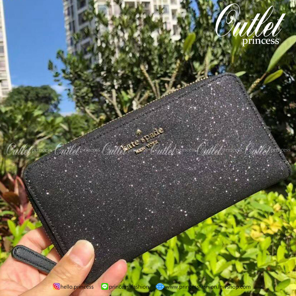 KATE SPADE JOELEY LONG WALLET กระเป๋าสตางค์ใบยาวรุ่นใหม่ล่าสุดหนัง Saffiano สไตล์ PRADA สวยน่าใช้ตัวเนื้อกระเป๋าตกแต่งด้วยกลิทเตอร์ทั้งใบ สวยหรู ภายในมีช่องซิป1ช่อง และช่องใส่บัตรหลายช่อง ใส่เหรียญ บัตรได้เยอะ ตัวจริงสวยน่าใช้มากค่ะ