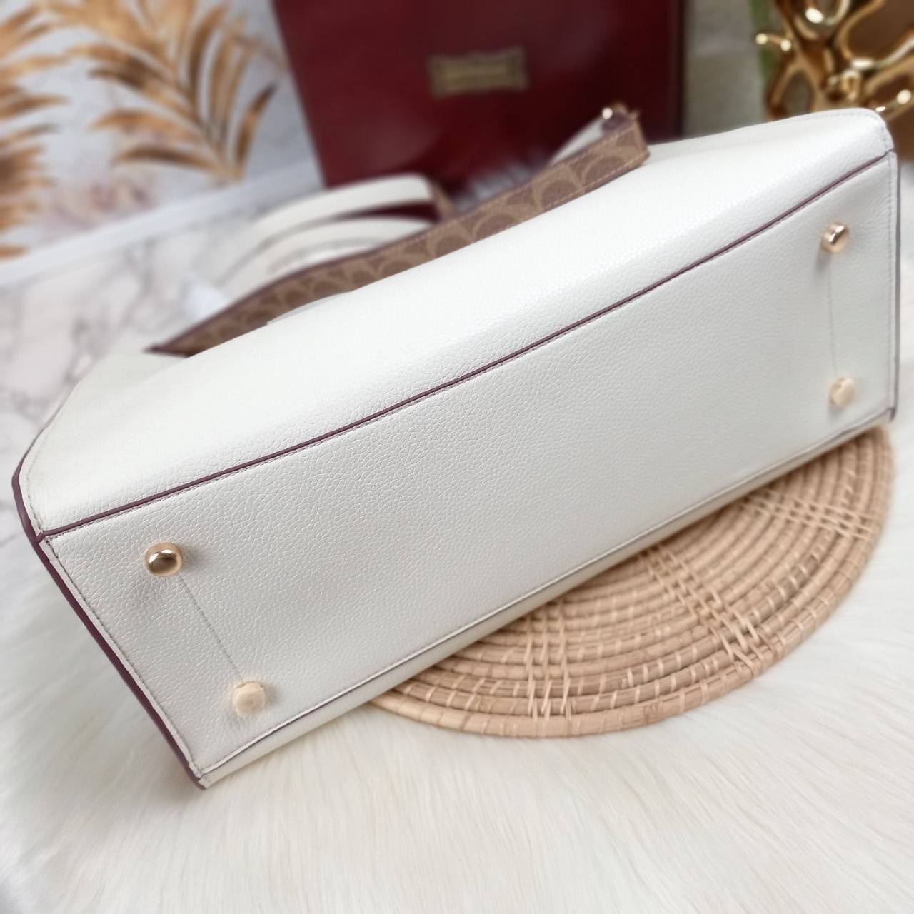 COACH CHARLIE CARRYALL IN SIGNATURE CANVAS (31210) ðšāđāļĢāļĩāļĒāļāļŦāļĢāļđ āļāļĨāļēāļŠāļŠāļīāļ//āļāļĢāļ°āđāļāđāļēāļāļ·āļ āļāļĢāļ°āđāļāđāļēāļŠāļ°āļāļēāļĒ āļāļĢāļ TOTE āļŠāļļāļāļŦāļĢāļđāļŦāļĢāļē āļāļĩāđāļāļāđāđāļāđ āđāļĄāđāļāļģāđāļ// āļ§āļąāļŠāļāļļāđāļāļāļ§āļēāļŠ āļāļŠāļĄāļŦāļāļąāļāđāļāđāļāļļāļāļ āļēāļāđāļĒāļĩāđāļĒāļĄ āļĢāļđāļāļāļĢāļāđāļāļāđāļāđāļ āļĨāļēāļĒ SIGNATURE āļŠāļ§āļĒāļĄāļēāļ// āļāđāļēāļāđāļāļĄāļĩ 2 āļāđāļāļāđāļĨāđāļāļāļ§āđāļēāļ āđāļĨāļ°āļāļĩāļ 1 āļāđāļāļāļāļīāļāļ