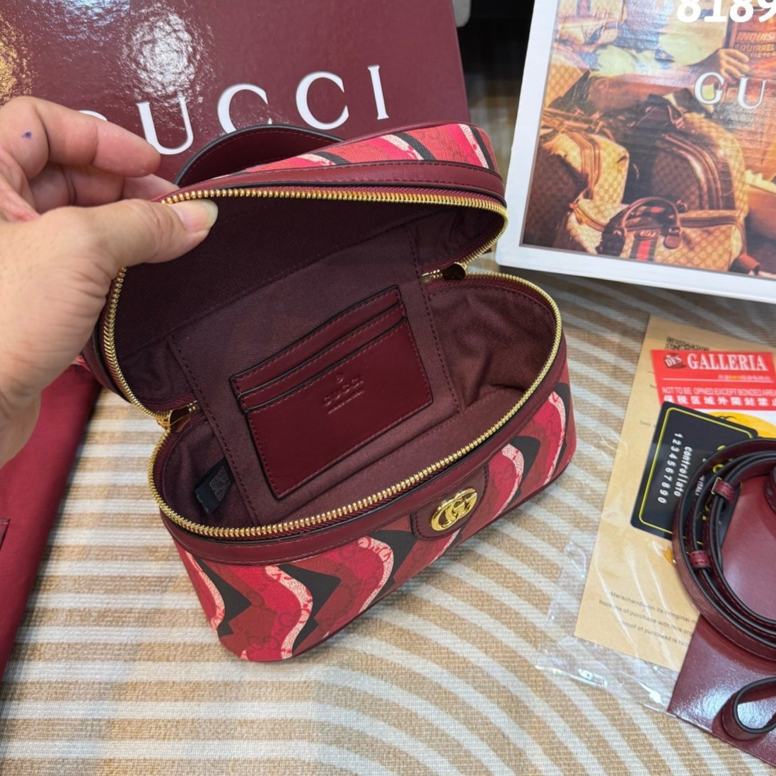 GUCCI Lunar New Year Printed super mini bag กระเป๋าสะพายทรงใหม่ สีแดงขับผิวรับทรัพย์ ลวดลายรูปงูในตำนานเสริมความงดงามสวยหรูโดดเด่นอย่างลงตัว