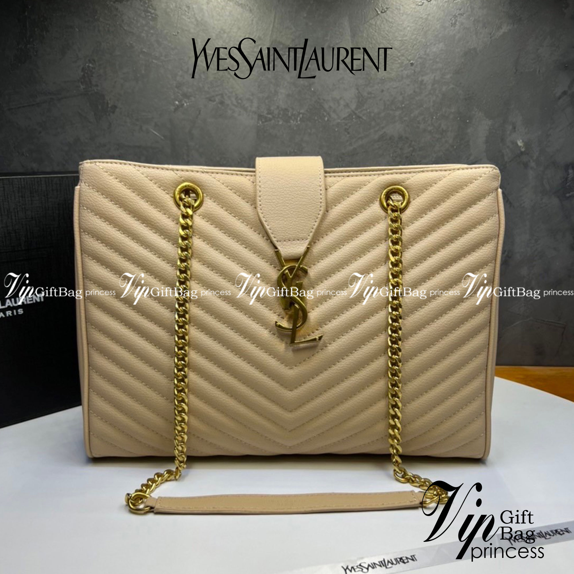 หนังแท้ Saint Laurent YSL Monogram Shopping Large Tote Bag กระเป๋าทรงช้อปปิ้งใบใหญ่ จุของได้เยอะ ภายในแบ่ง 2 ช่อง พร้อมซิปช่องกลาง ภาพสินค้าถ่ายจากงานขายจริง ใช้งานต่างประเทศได้
