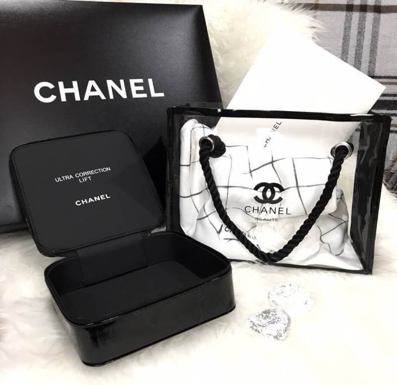 Chanel VIP Beaute Clear Transparent Cosmetic Bag & Chanel Cosmetic Hard Case Square With Zip ReStock..Best Seller!!! ซื้อ1ได้ถึง2ใบ...SET หายาก Vip. gift ของแท้ Limited Edition จากผลิตภัณฑ์ Chanel Lelift จากเคาเตอร์ต่างประเทศ ราคาสุดคุ้ม มาพร้อมถุงพลาสติก