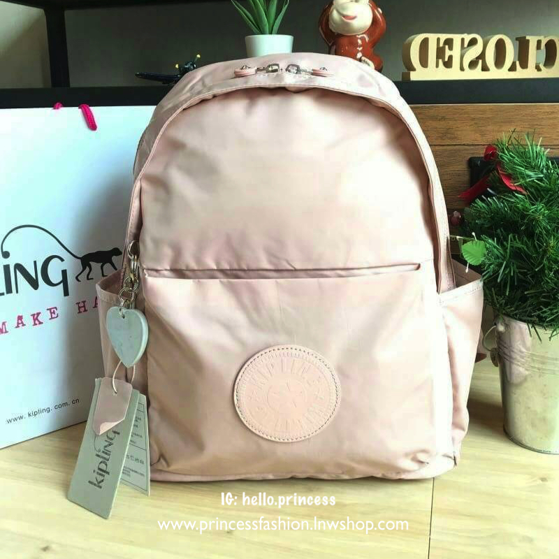 KIPLING IMMIN BACKPACK อีกcollection!ของรุ่นImmin กระเป๋าเป้สะพาย วัสดุPolyamide100% กันน้ำได้ ขนาดกำลังดี ใช้งานได้ทุกวัน เปิดปิดด้วยซิปคู่ ภายในมีช่องแยกเป็นสัดส่วน ประดับพวงกุญแจรุปหัวใจลายหินอ่อน ถอดแยกใช้งานได้ ราคาสุดคุ้มเลยคร้า!!
