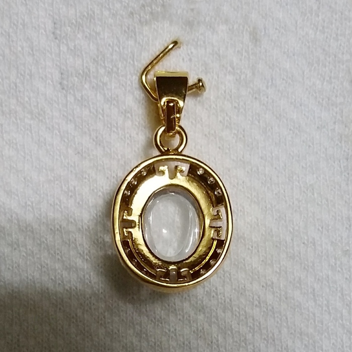 สินค้าหมดค่ะ จี้พลอยมณีใต้น้ำ(เพชรพญานาค)สีขาวแบบเล็กเลี่ยมกรอบประดับเพชร(ทุกราศี)เสริมโชคเสริมดวงค่ะ