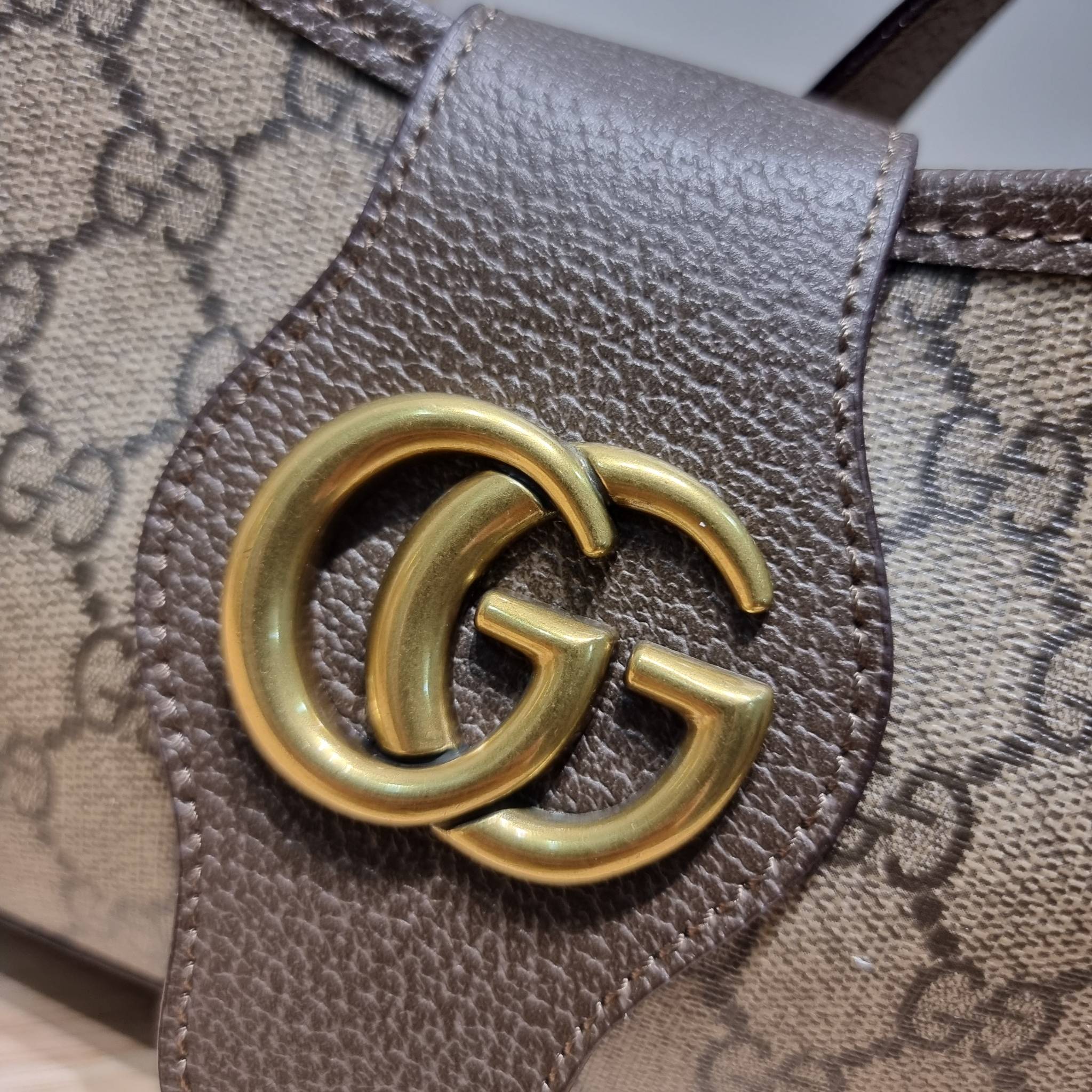 GUCCI Aphrodite small shoulder bag / GG shoulder bag / GUCCI BAG พร้อมส่งที่ไทย กระเป๋าสะพายไหล่ รูปทรงเก๋ ผสานดีไซน์ของความคลาสสิคได้อย่างลงตัว