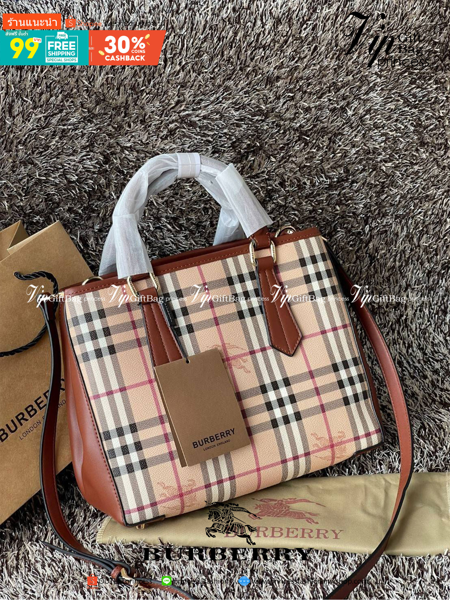 Burberry Medium title tote bag กระเป๋าทำงานดีไซน์สวย เป็นกระเป๋า Tote ที่ออกแบบมาเพื่อให้เหมาะกับการใช้งานของสาวออฟฟิต ที่สามารถจัดของให้เป็นให้ระเบียบ เพราะมีหลายช่องรวมถึงช่องซิป ที่สาทารถช่วยให้แยกของให้เป็นระเบียบและหยิบใช้ได้ง่ายขึ้น ลวดลาย Vintage C