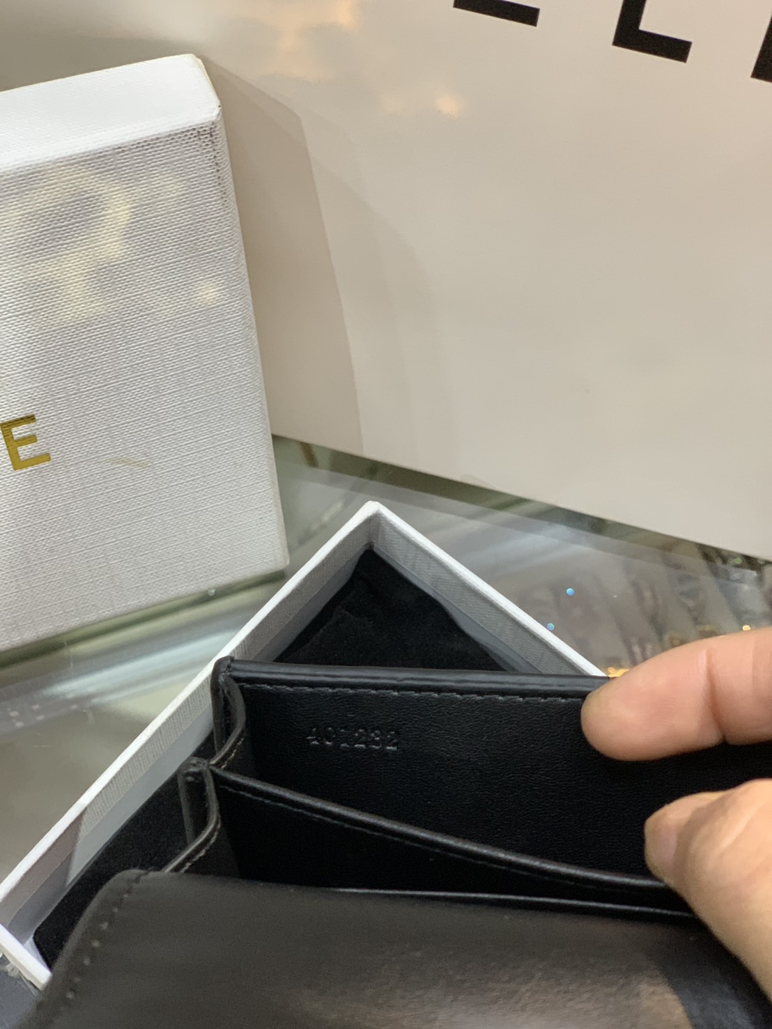 ORI หนังแท้ | CELINE SHORT WALLET BUSINESS CARD HOLDER / CELINE COMPACT WALLET WITH COIN TRIOMPHE กระเป๋าสตางค์ซีลีนใบสั้น เรียบหรู มีฟังก์ชันและสไตล์ให้เลือกด้วยช่องใส่บัตรหลายช่อง