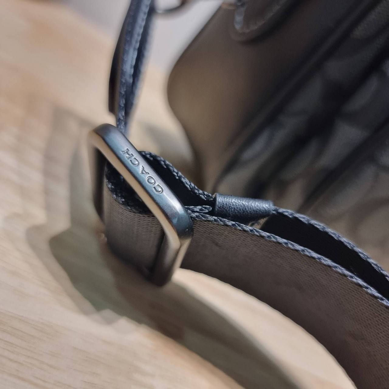 COACH ELIAS CROSSBODY IN SIGNATURE CANVAS BAG CJ509 CJ510 กระเป๋าครอสบอดี้ทรงคลาสสิค ดีไซน์รูปแบบใหม่ ใช้งานง่ายและสะดวก