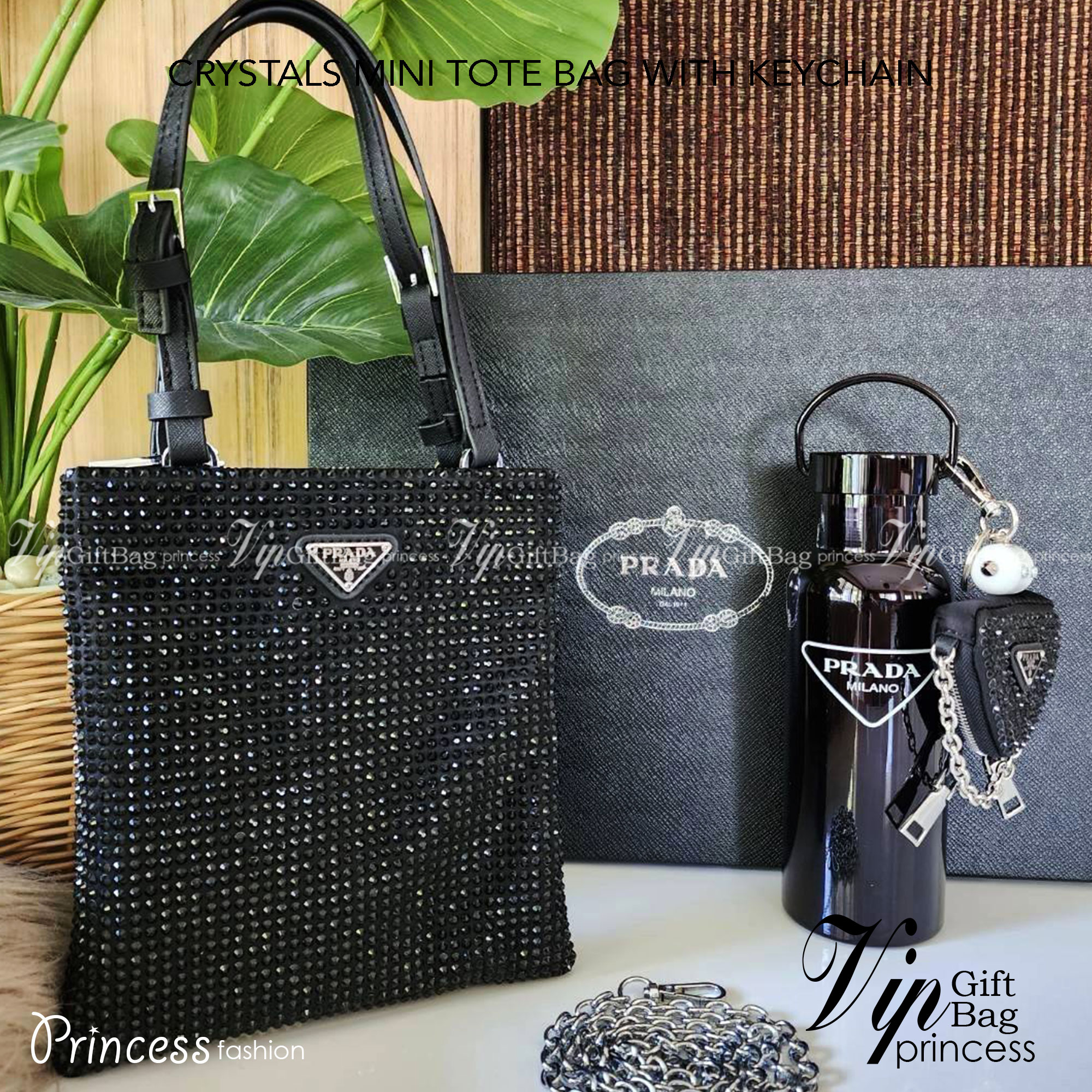 เซทสุดคุ้ม! ซื้อ1ได้ถึง3 PRADA CRYSTALS MINI TOTE BAG WITH KEYCHAIN AND VACUUM BOTTLE VIP สวยหรูดูดี items นี้คุ้มมากๆได้ถึง3อย่างทั้งกระเป๋าสะพาย(พร้อมสายโซ่)+พวงกุญแจ+กระบอกน้ำครบชุด ไอเท็มแนะนำน่าใช้ควรค่านักสะสม