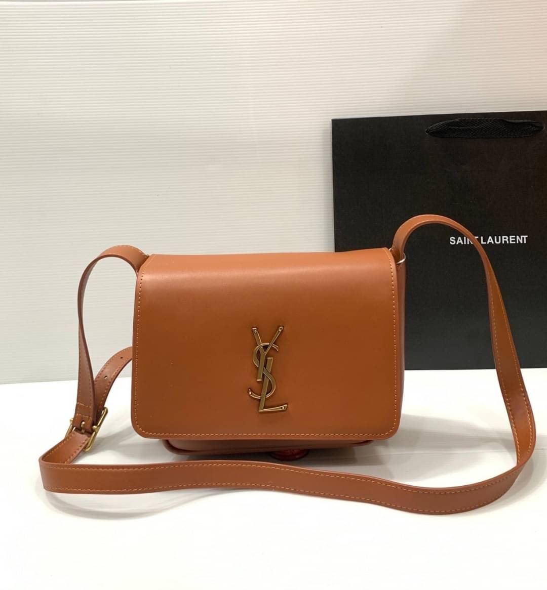 YSL Niki BESACE Brick Leather Bag กระเป๋าสะพายไหล่หูจับในตัว หรูหราขั้นสุด เสิร์ฟมาให้สวยทันใช้ปีใหม่แน่นอนค่า ใบจริงดูแพงเกินคุ้ม