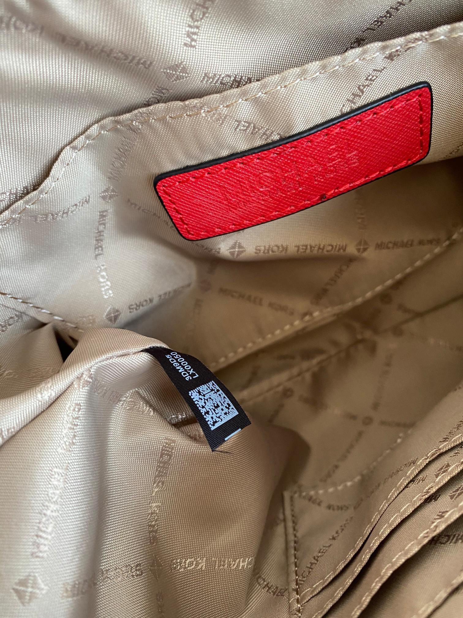 MICHEAL KORS SAFFIANO CROSSBODY BAG / MK Chain Pouchette Bag พร้อมส่ง 4 สี กระเป๋าสะพายข้าง ทรงสวย วัสดุหนัง SAFFIANO คุณภาพดี สวยอยู่ทรงแข็ง