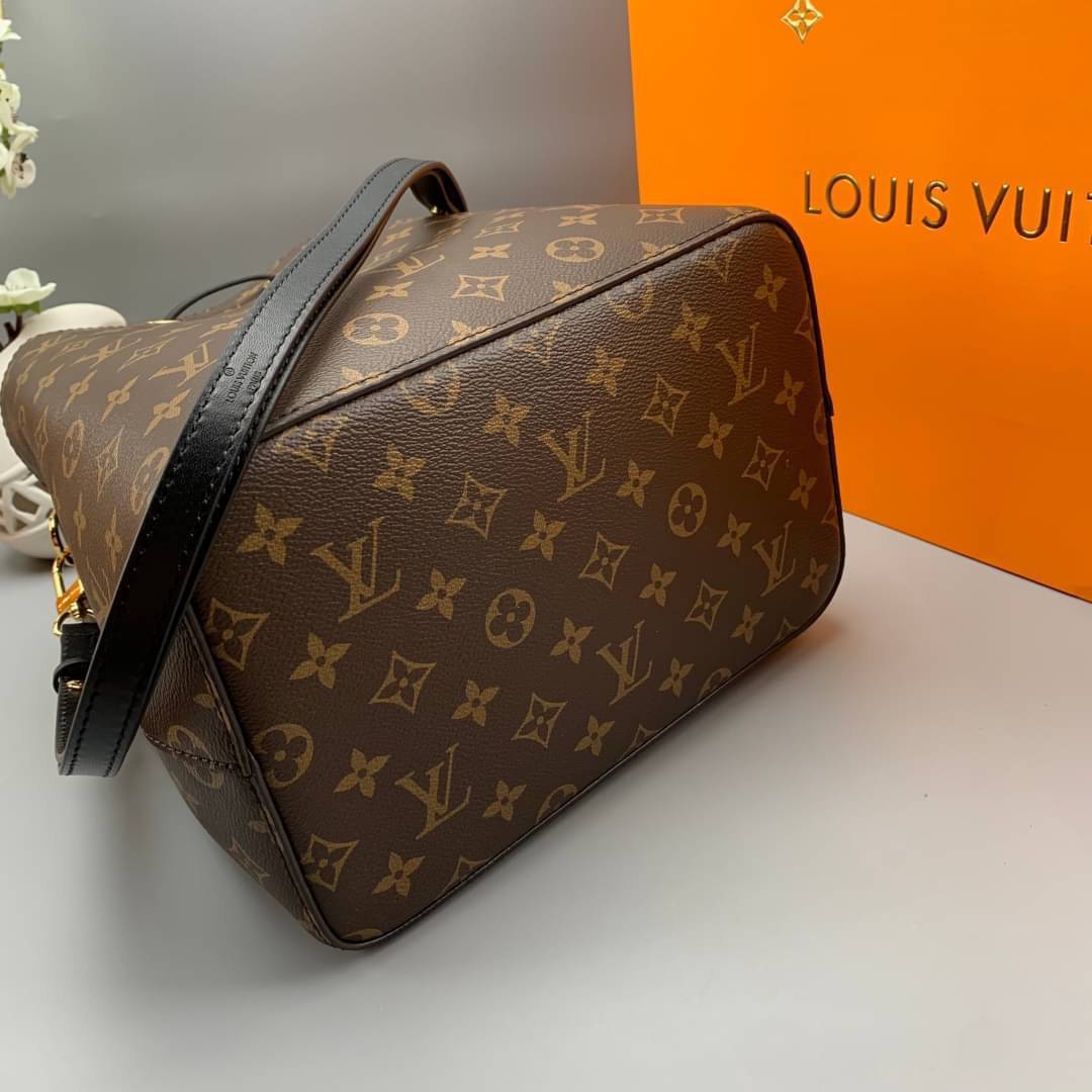 LOUIS VUITTON NEONOE MM งานหนังแท้ สวยคมทุกมุมมอง ภาพสินค้าถ่ายจากงานจริง ORIGINAL GRADE เกรดสลับใบจริง