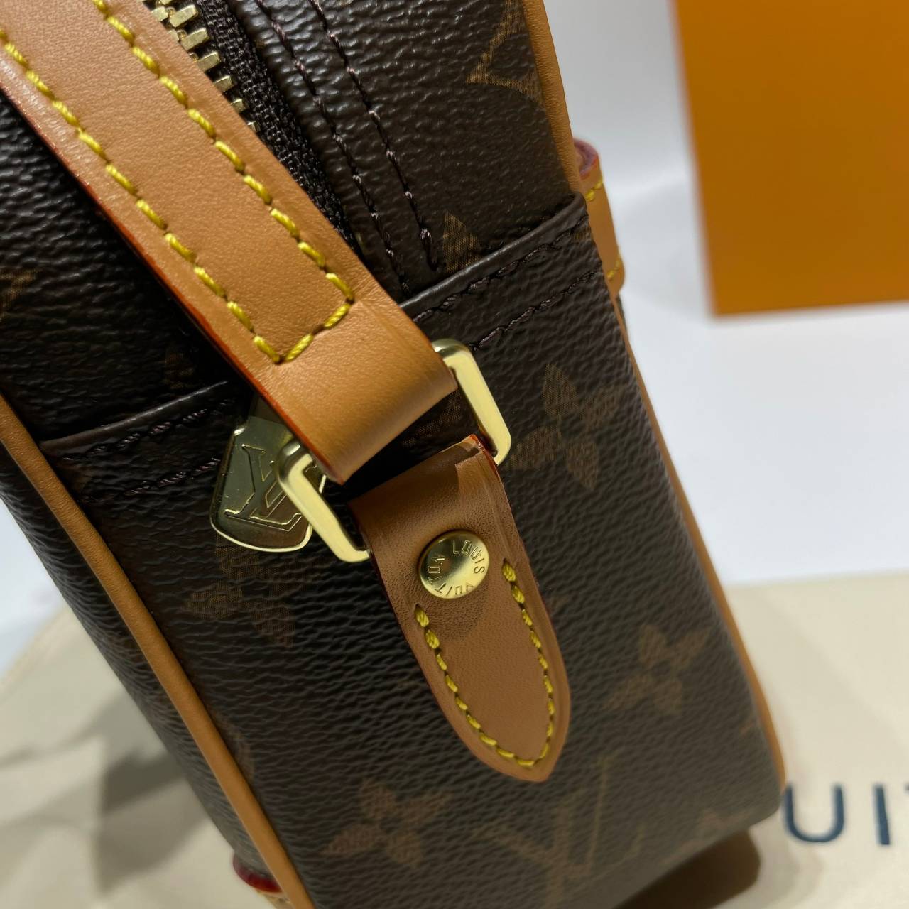 LV Trocadero 27 Monogram Vintage Crossbody Bag / LV Messenger Bag กระเป๋าสะพายทรงแมสเซ็นเจอร์วินเทจ เกรดออริ ท็อป สลับแท้ 1:1 เกรดดีสุด หนังแท้ ผ่านทุก ตม.
