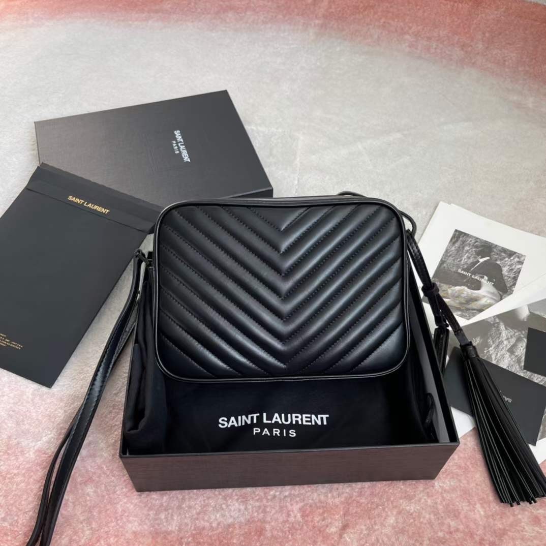 YSL LOU CAMERA BAG IN QUILTED LEATHER 23 cm กระเป๋าสะพาย เกรดหนังสวยเต็มใบ เกรดออริ 1:1 ใช้งานต่างประเทศได้