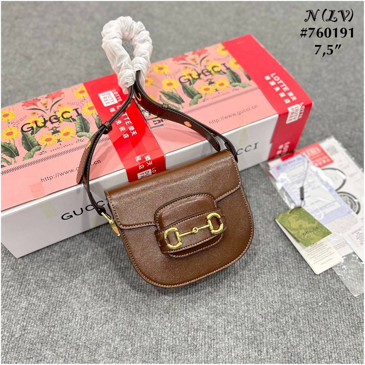 Gucci Horsebit 1955 mini rounded bag กระเป๋าสะพายทรงคลาสสิคดีไซน์ฐานกลม ไซส์มินิกะทัดรัด สวยผู้ดี ภายในเป็นช่องโล่ง มีช่องใส่ของจุกจิกได้ จุได้แบบกำลังดี