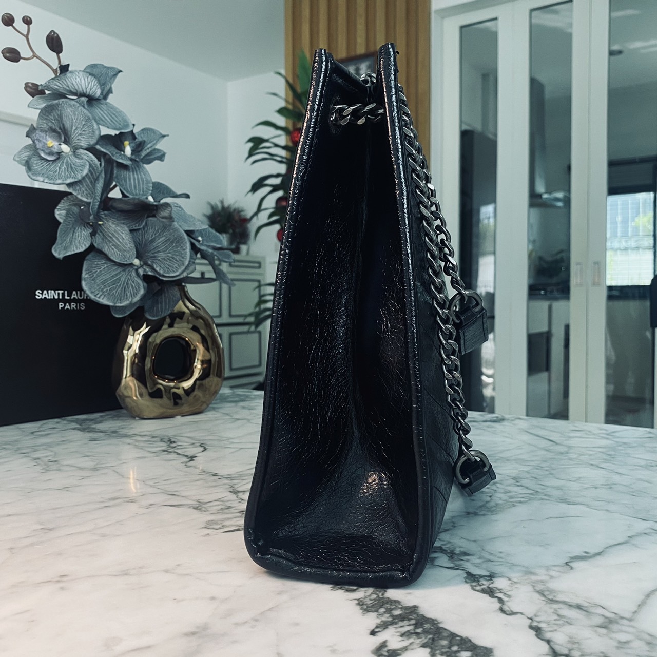 YSL Shopper Niki Tote Bag กระเป๋าสะพายทรงโท้ทใบใหญ่กำลังสวย หรูหราขั้นสุด เสิร์ฟมาให้สวยทันใช้ปีใหม่แน่นอน ใบจริงดูแพงเกินคุ้ม -- [รับตัวแทนกระเป๋า]