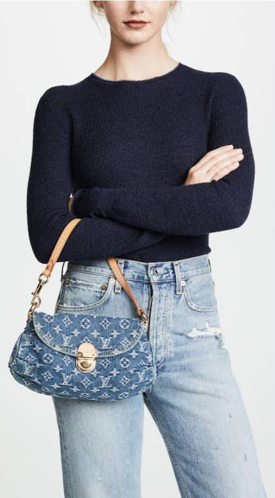 LV mini pleaty denim bag / LV Denim Pochette Bag ฮอตตัวแม่แบบฉ่ำ กับกระเป๋าสะพายไหล่ แรร์ไอเท็มที่สาวๆตามหา ดีไซน์เดนิมสวยโดดเด่น รูปทรงวินเทจ