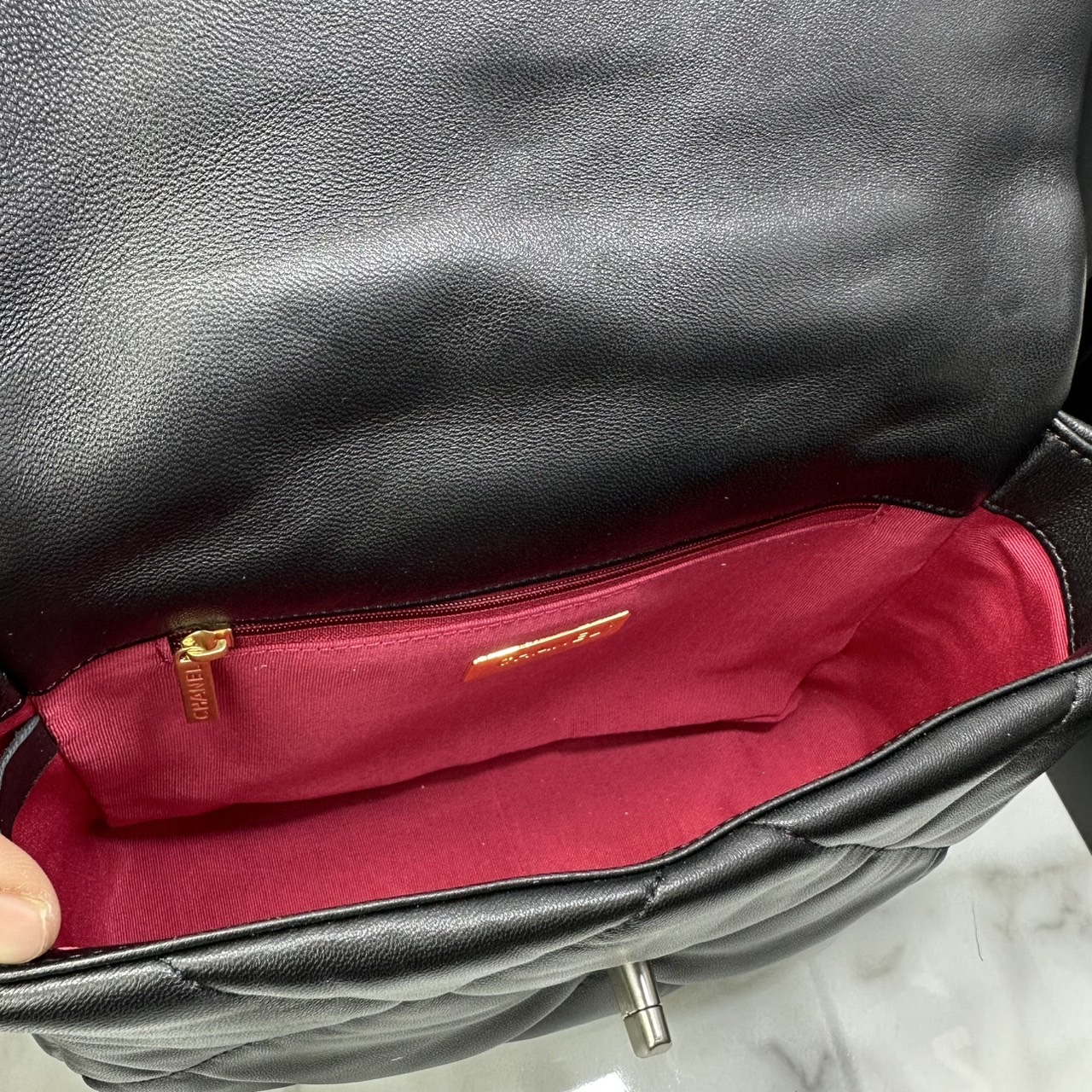 ORI หนังแท้ | CHANEL 19 Flap Bag 25cm กระเป๋าสะพายรุ่นยอดนิยม หนังนิ่มนุ่มลื่น หรูหราระดับตำนาน สวยงามเหนือกาลเวลา