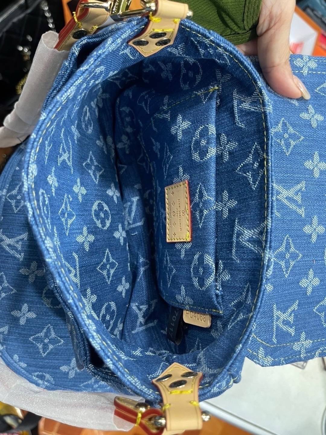 LV Sunset Denim Bag กระเป๋าสะพายไหล่เดนิมแต่งขาดเท่ห์ๆ แรงมากฉุดไม่อยู่ กับกระแสคอลใหม่ lvremix ดีไซน์แบบตัวมัม y2k รูปทรง baguette สวยดูแพง ใบนี้ก็ฉ่ำสุดๆ