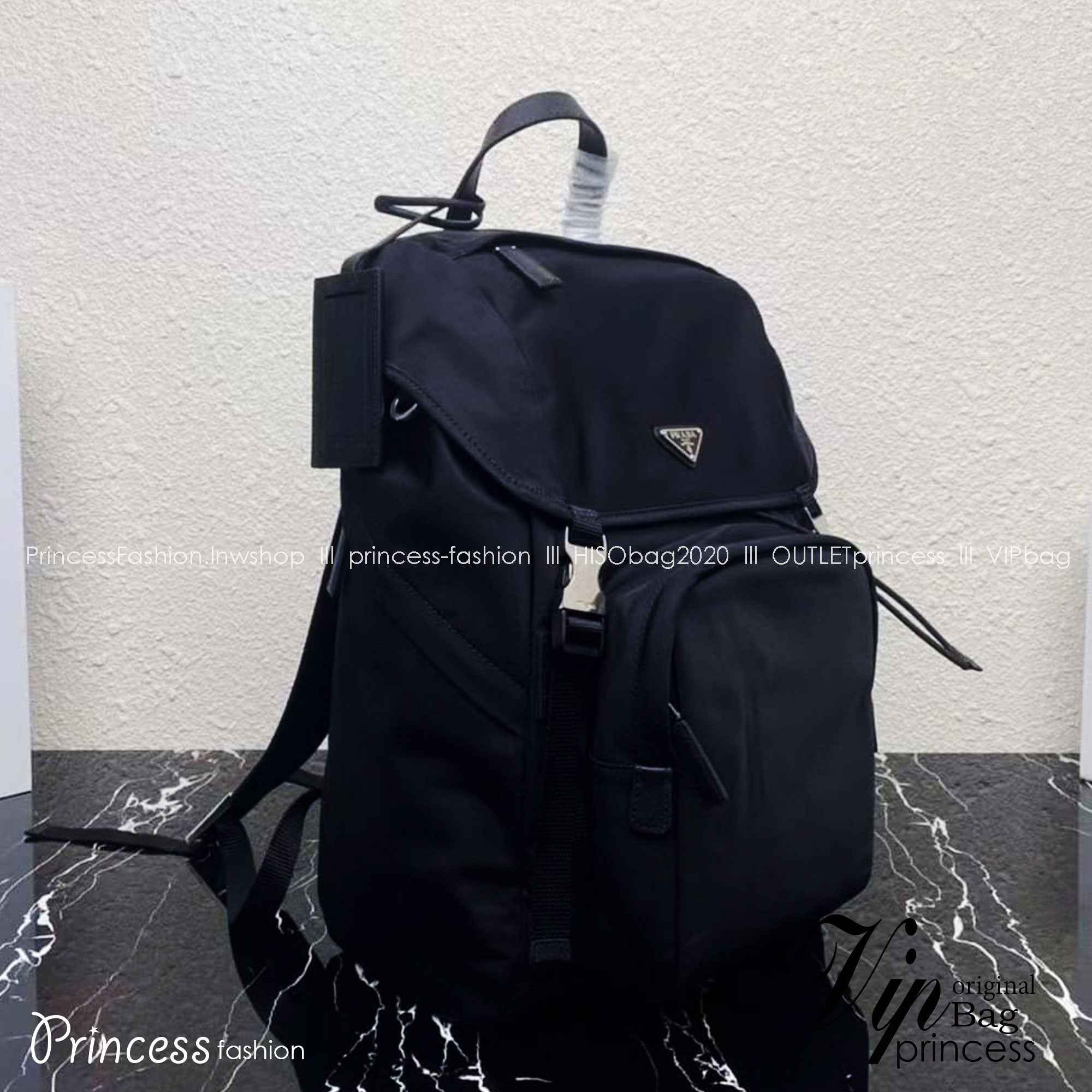 Prada logo-plaque multi-pocket backpack / PRADA backpack พร้อมส่งที่ไทย กระเป๋าเป้ไนล่อนพราด้า **สินค้าเกรดท็อปออริจินอล 1:1 สลับแท้ ใช้งานต่างประเทศได้ งานสวยตามรูป ภาพถ่ายจากงานขายจริง