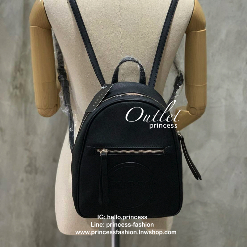 5สี Guess Woman’s Backpack กระเป๋าเป้สะพายรุ่นใหม่! วัสดุหนังsaffiano ขนาดกลางกำลังดี เปิดปิดด้วยหัวซิปหนัง ภายในบุผ้าลายsignature กว้างใส่ของได้เยอะ กระเป๋าสตางค์ยาว มินิไอแพค ด้านหน้ามีอีกหนึ่งช่องซิปเก็บของจุกจิกได้ มีโลโก้ตัวนูนเป็นดีเทลน่ารักๆ สายสะพ