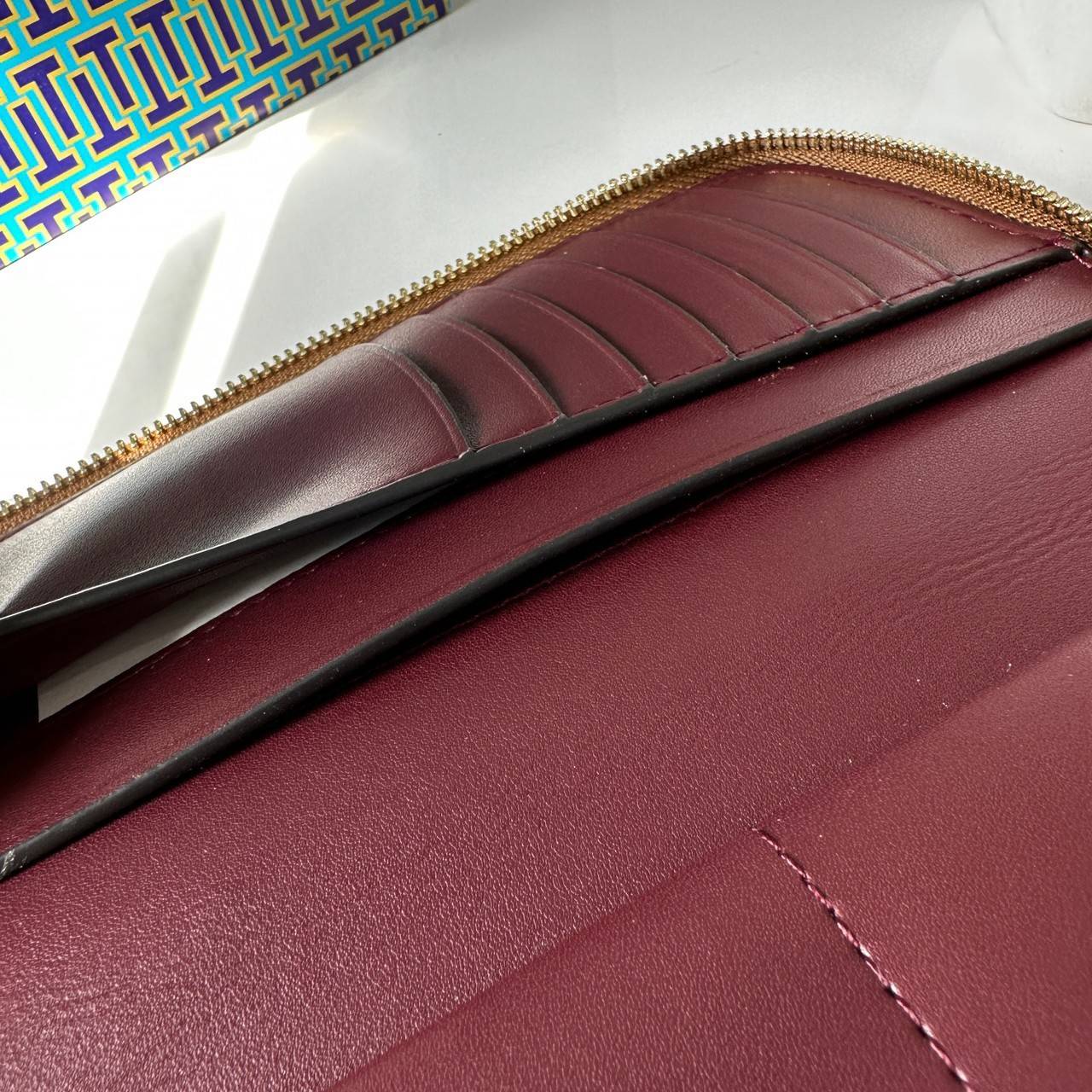 TORY BURCH T MONOGRAM JACQUARD ZIP CONTINENTAL WALLET 79383 กระเป๋าสตางค์ผ้าแคนวาสลายโมโนแกรมตัว T