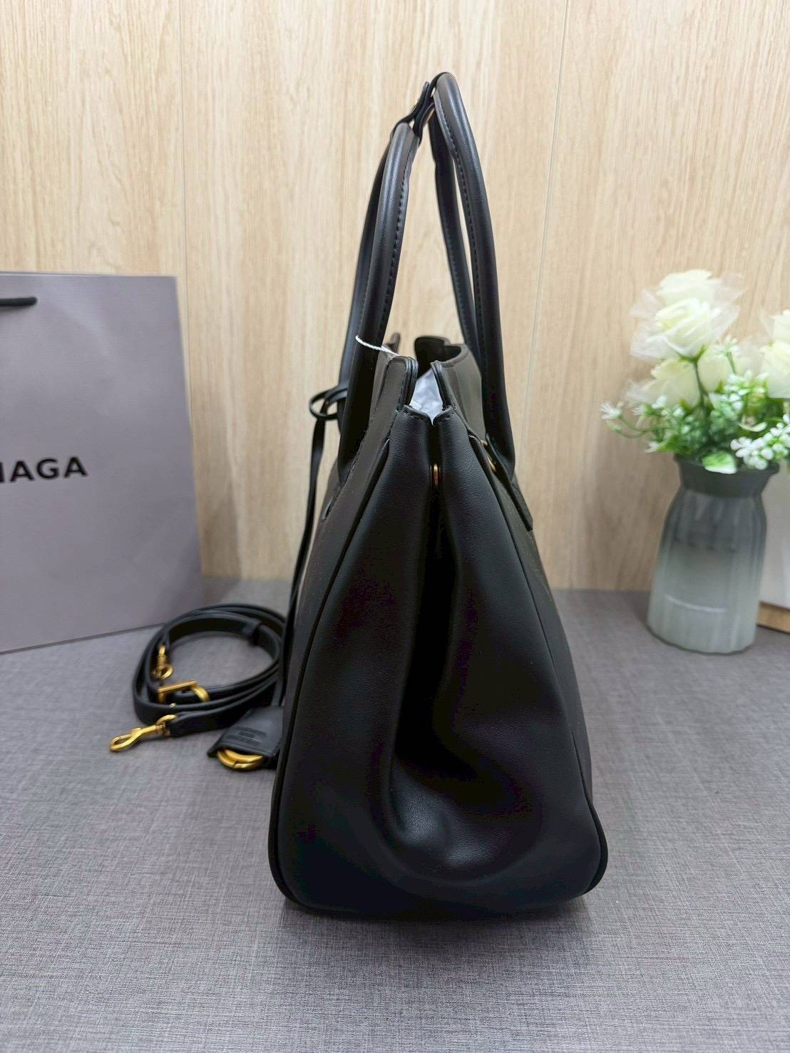 ORI หนังแท้ | Balenciaga Carry All Hampton Bag / Balenciaga Tote Bag 33cm กระเป๋าสะพายทรงโท้ท ภายในโล่งกว้าง ดีไซน์เรียบง่าย เรียบหรู