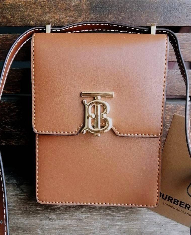 BURBERRY FRAGRANCES CROSSBODY BAG VIP GIFT WITH PURCHASE (GWP) กระเป๋าสะพายพรีเมี่ยมกิ๊ฟ Limited Edition จากน้ำหอม BURBERRY DUTY FREE