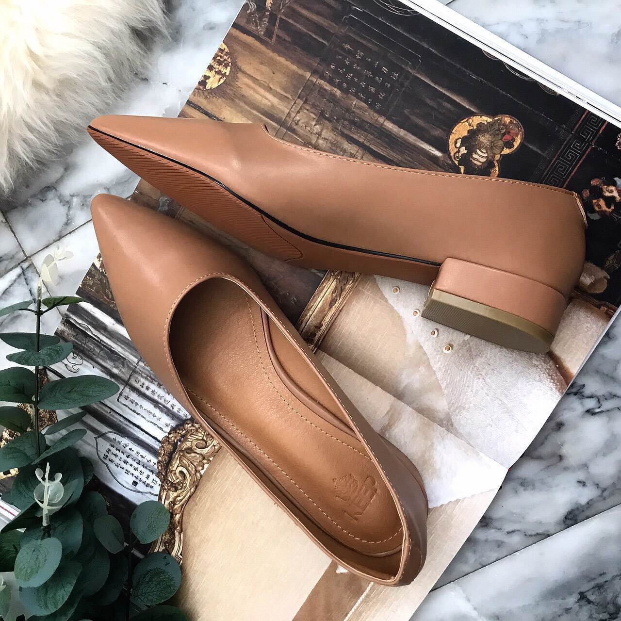 เปิดตัว💘 คัชชู KEEP ' Vimlet ' shoes >>ส้น สูง 1" นิ้ว หัวแหลม ตัดขอบเฉียงด้านบน สวย ดีไซน์เกร๋ >>ราคาน่ารัก เราท้าให้ลอง รองเท้าคัทชู ทรง สวย เหมาะกับ every day every style ของทุกคน >>ตัวปลายรองเท้า ปรับให้กว้างขึ