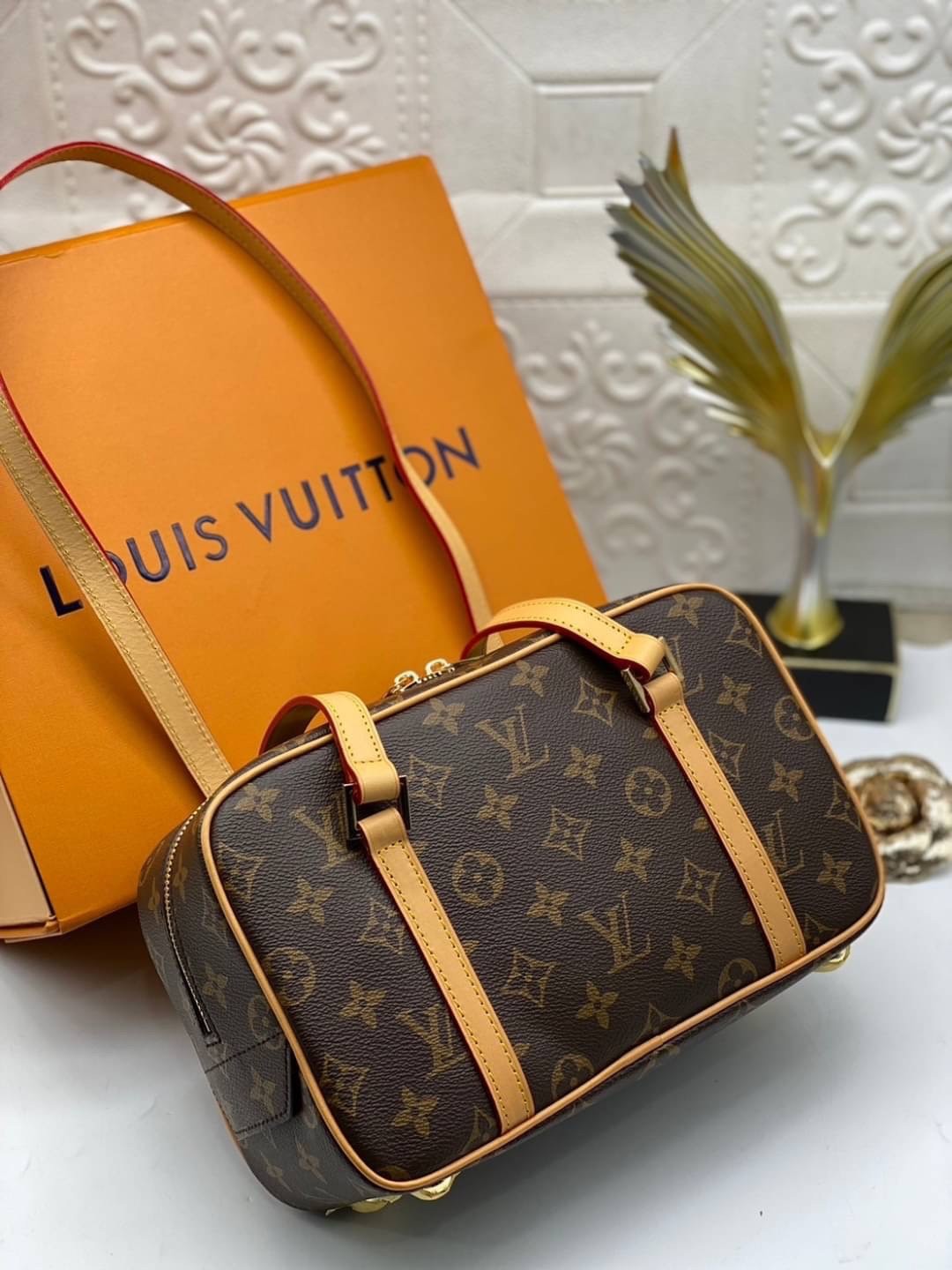 LV Cite Monogram Canvas MM กระเป๋าสะพาย รุ่นตามหาขายดี เกรดออริ สลับแท้ 1:1 ใช้ต่างประเทศได้
