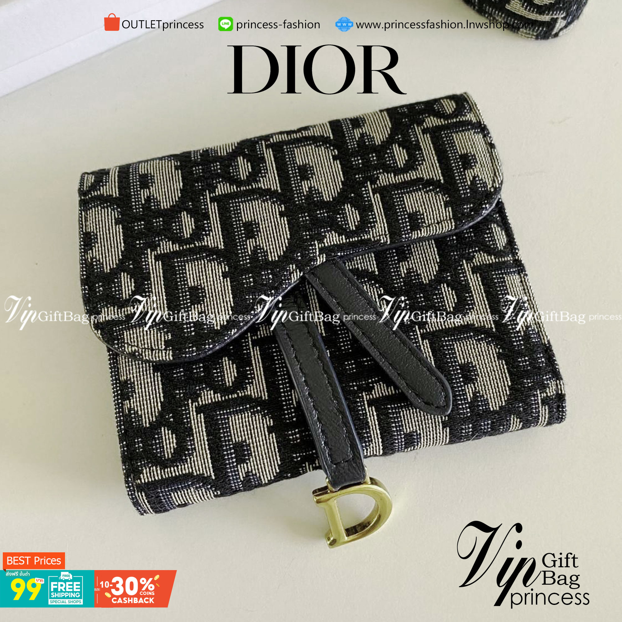 VIP 】DIOR WALLET MONOGRAM กระเป๋าสตางค์ 3 พับ วัสดุหนังแท้ และผ้า Jacquard อย่างดี ทอสวยงามที่สุด ผสมผสานความสง่างามและคลาสสิกที่เข้ากับยุคสมัย ด้านหน้าโดดเด่นด้วยซิกเนเจอร์ของ Christian Dior อะไหล่สีทองอ่อน เงางาม เป็นอีกหนึ่งรุ่นที่ดาราเชเลปใช้กันเยอะมา