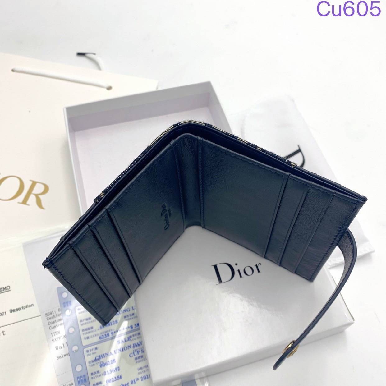DIOR Card Holder / DIOR Wallet กระเป๋าใส่บัตรแบรนด์หรู พร้อมส่งที่ไทย ภาพสินค้าถ่ายจากงานขายจริง ใช้งานต่างประเทศได้