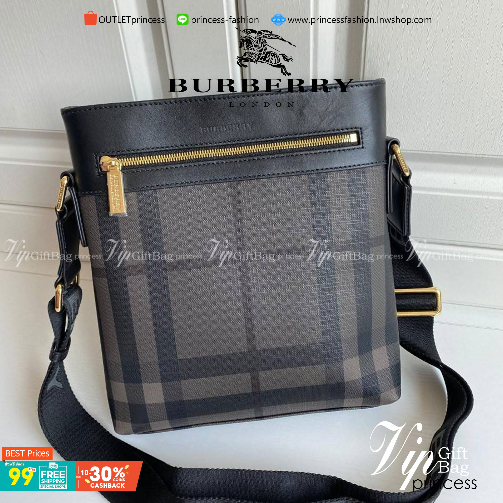 สีเทา พร้อมเป็นของขวัญ มอบให้คุณผู้ชายแล้วค่ะ สำหรับ BB CROSSBODY VINTAGE BAG VIP GIFT WITH PURCHASE (GWP) พรีเมี่ยมกิ๊ฟ Limited Edition จากBURBERRY วัสดุหนังโทนสีสุภาพ คลาสสิก ตกแต่งด้วยซิปสะดวกใช้ด้านหน้า ช่องหลักเปิดปิดด้วยซิปยาวด้านบน พร้อมช่องซิปอีกห