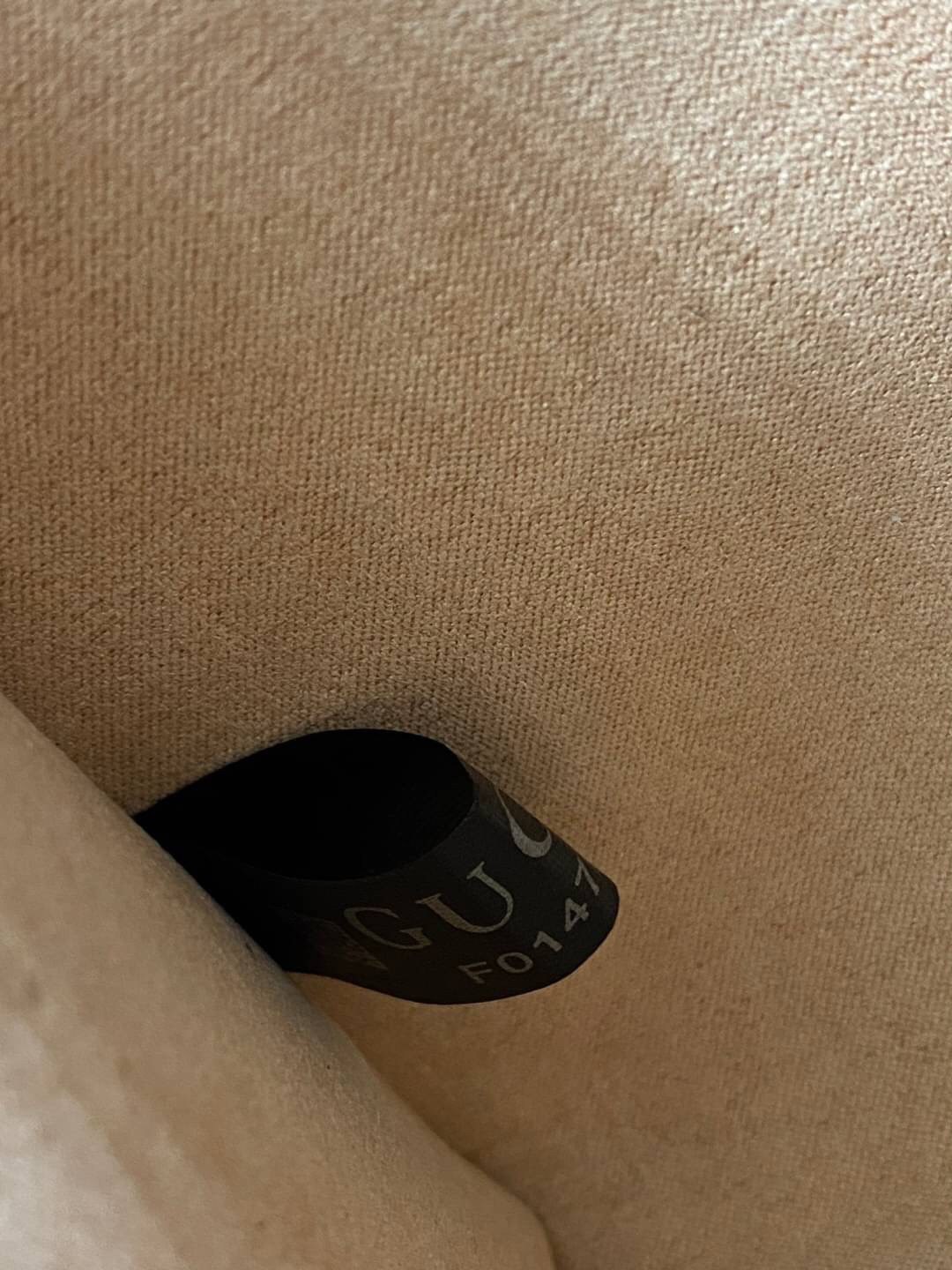 VIP GIFT 】หนังแท้ GUCCI Diana mini tote bag กระเป๋างานหูไม้ไผ่สุดคลาสสิก ดีไซน์มาใหม่พร้อมเข็ดขัดหนังสีสะท้อนแสงประดับตรงหูกระเป๋า ขนาดมินิกำลังน่ารักเลยค่ะ วัสดุหนังแท้ อะไหล่ทอง งานสวยตั้งอยู่ทรง มีสายสะพายยาว 1เส้น สามารถปรับระดับได้-ถอดได้ งานเก๋ไก๋ที